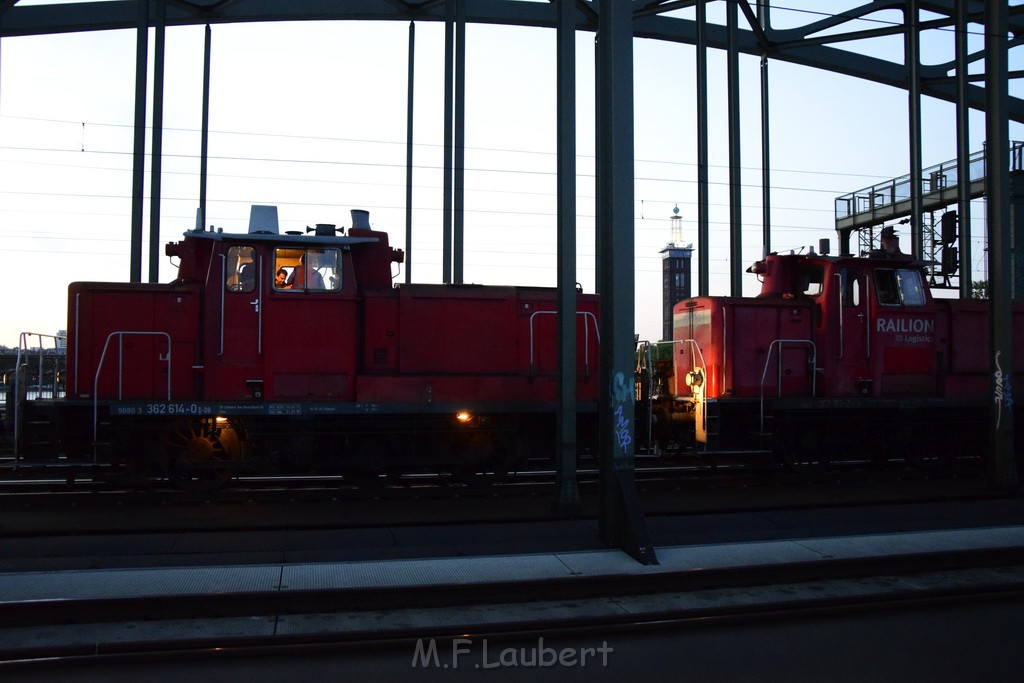 Zug 1 Koeln Deutz Hohenzollernbruecke Rich Rechtsrheinisch P74.JPG - Miklos Laubert